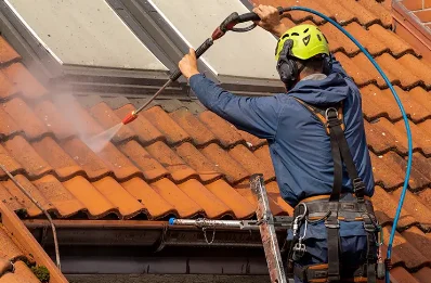 Démoussage et hydrofuge de toiture à Livernon
